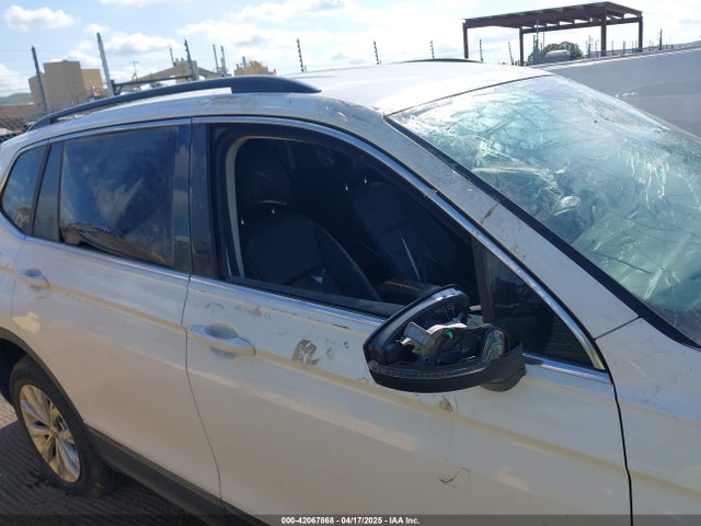 3VV3B7AX0JM133899 Volkswagen Tiguan