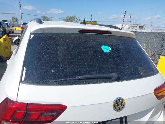 3VV3B7AX0JM133899 Volkswagen Tiguan