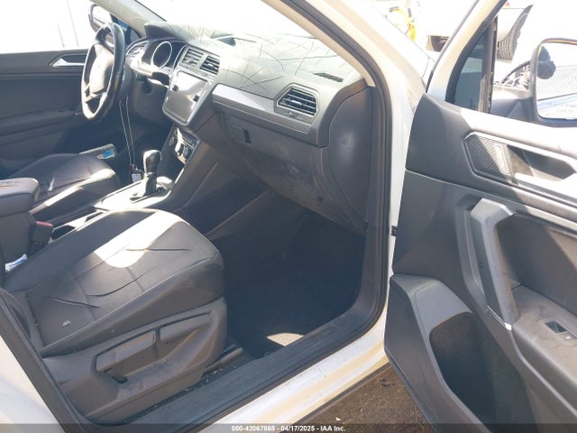 3VV3B7AX0JM133899 Volkswagen Tiguan