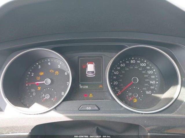 3VV3B7AX0JM133899 Volkswagen Tiguan