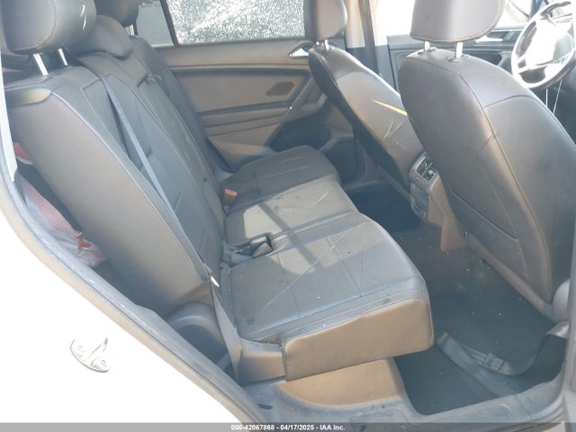 3VV3B7AX0JM133899 Volkswagen Tiguan