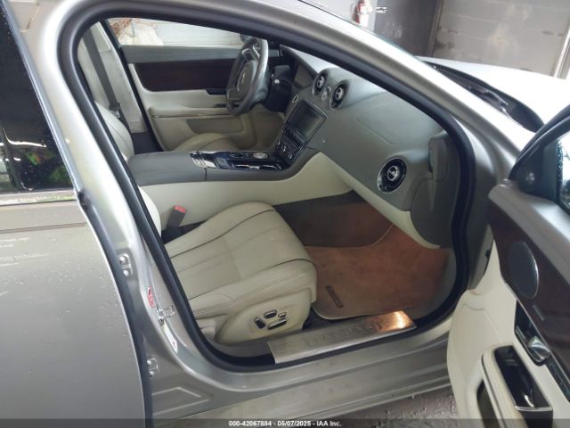 2013 JAGUAR XJ SAJWJ2GD0D8V50948 Photo 4