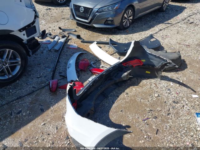 5NMZU3LB8JH060667 Hyundai Santa Fe Sport 2.4l