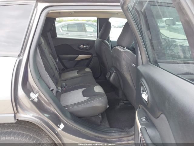 1C4PJLCB1JD553079 Jeep Cherokee Latitude Fwd