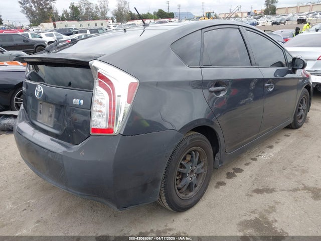 JTDKN3DU9E0389706 Toyota Prius Two