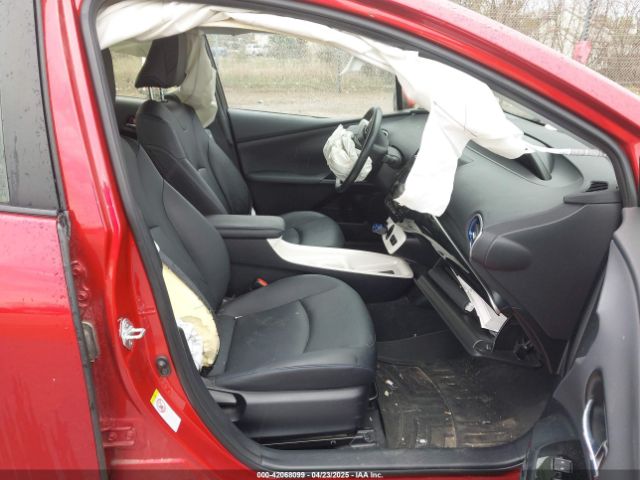 JTDKARFU8H3527802 Toyota Prius Four Touring