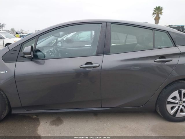 JTDKARFU3G3527205 Toyota Prius Four