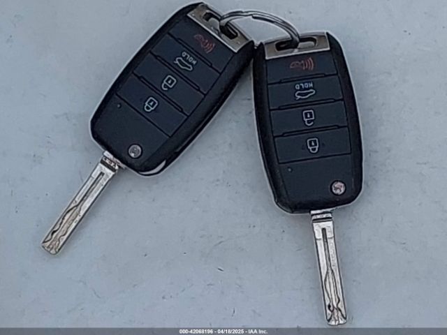 KNAGM4A77F5622299 KIA Optima Lx