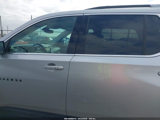1GNEVGKW5JJ261287 Chevrolet Traverse 1lt