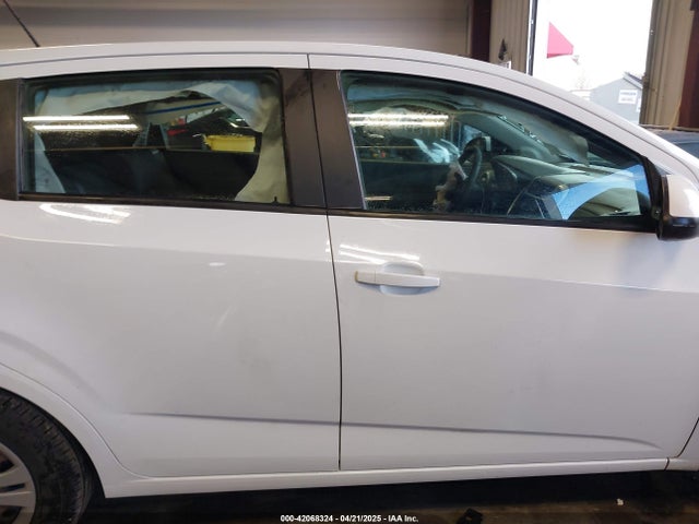 1G1JG6SH0J4104044 Chevrolet Sonic Lt Auto