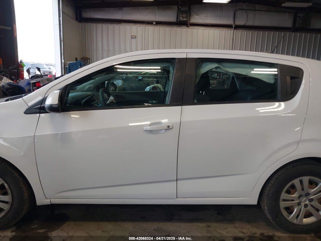1G1JG6SH0J4104044 Chevrolet Sonic Lt Auto