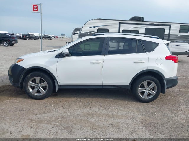 Toyota Rav4 Xle 2015 JTMWFREV6FJ034187 Image 14
