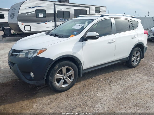 Toyota Rav4 Xle 2015 JTMWFREV6FJ034187 Image 2