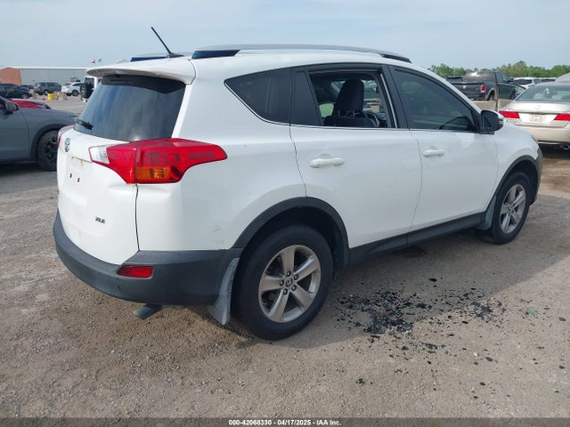 Toyota Rav4 Xle 2015 JTMWFREV6FJ034187 Image 4