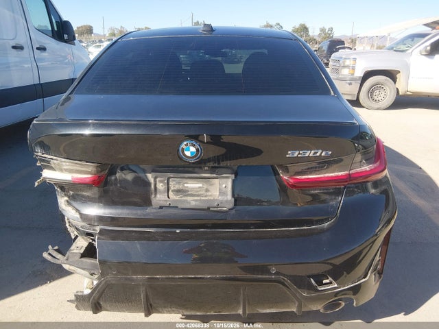 3MW39FF05P8C83697 BMW 3 Series 330e