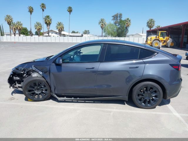 7SAYGAEE4NF341230 Tesla Model Y Long Range Dual Motor All-wheel Drive