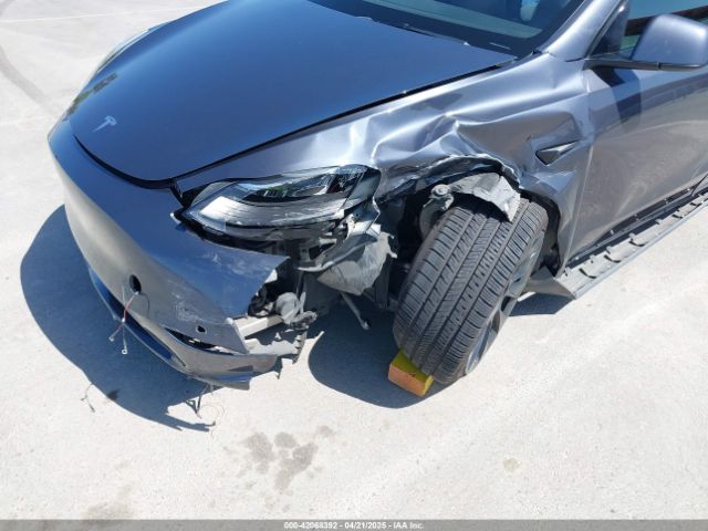 7SAYGAEE4NF341230 Tesla Model Y Long Range Dual Motor All-wheel Drive
