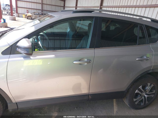 Toyota RAV4 LE 2017 2T3BFREVXHW574936 Image 14