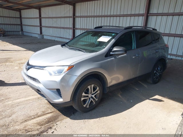 Toyota RAV4 LE 2017 2T3BFREVXHW574936 Image 2