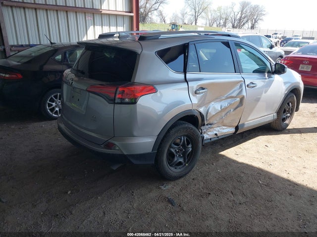 Toyota RAV4 LE 2017 2T3BFREVXHW574936 Image 4