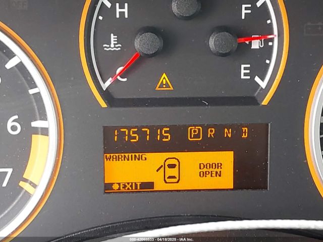 1N6BA0ED8EN505700 Nissan TITAN SV