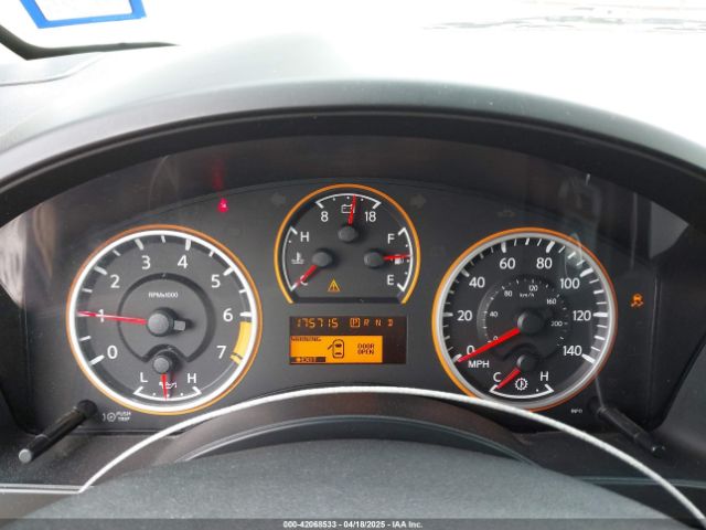 1N6BA0ED8EN505700 Nissan TITAN SV