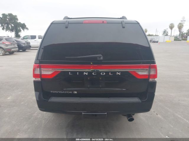 5LMJJ3LT5HEL12363 Lincoln Navigator L Reserve