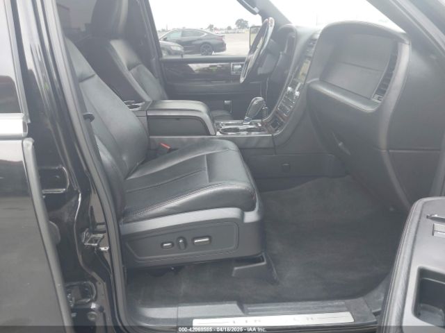 5LMJJ3LT5HEL12363 Lincoln Navigator L Reserve