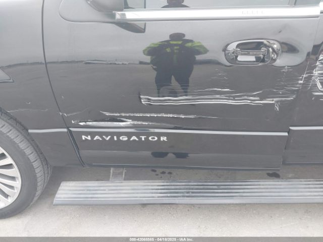 5LMJJ3LT5HEL12363 Lincoln Navigator L Reserve