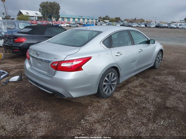 1N4AL3AP9HC218818 Nissan 2017