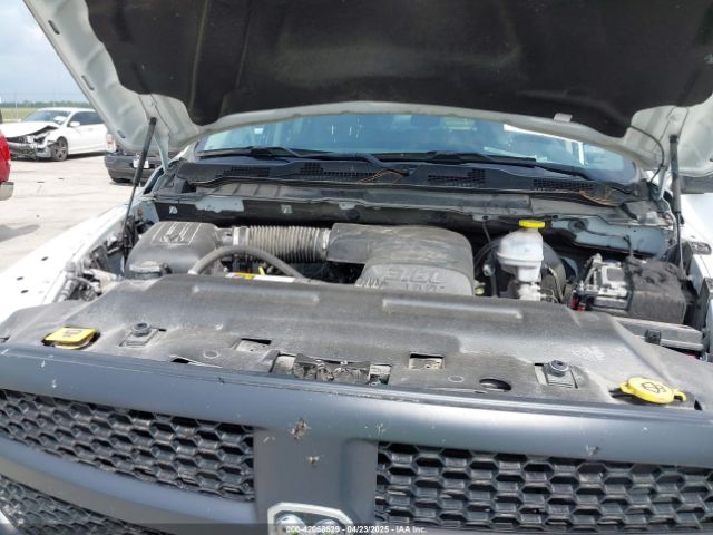 3C6RR7KG3NG301503 RAM 1500 Classic Tradesman  4x4 5'7 Box