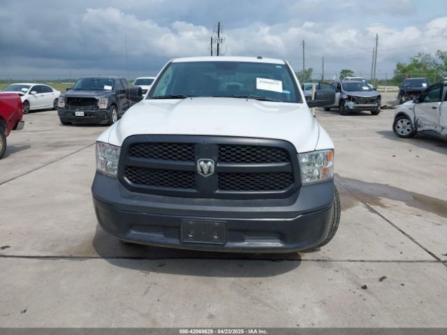 3C6RR7KG3NG301503 RAM 1500 Classic Tradesman  4x4 5'7 Box