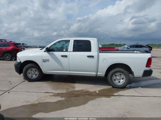 3C6RR7KG3NG301503 RAM 1500 Classic Tradesman  4x4 5'7 Box