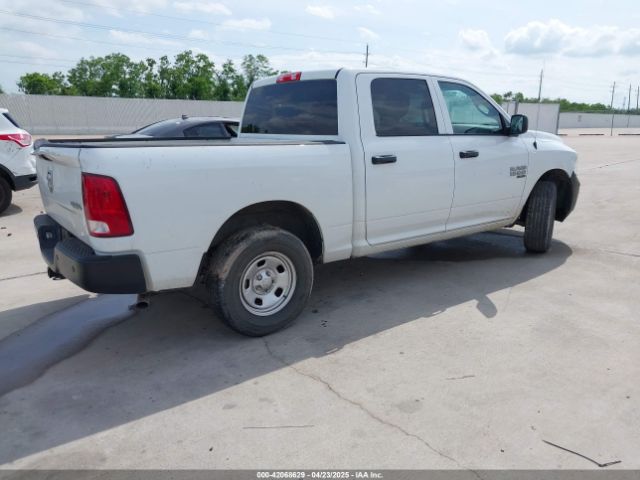 3C6RR7KG3NG301503 RAM 1500 Classic Tradesman  4x4 5'7 Box