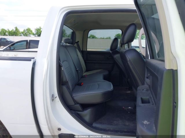 3C6RR7KG3NG301503 RAM 1500 Classic Tradesman  4x4 5'7 Box