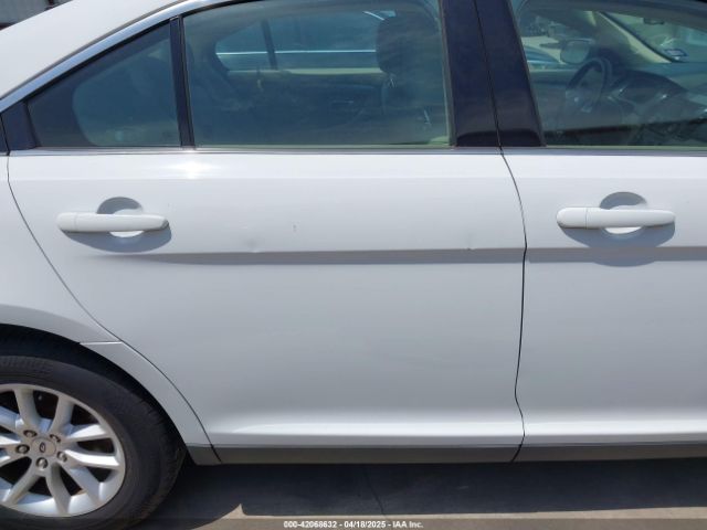 1FAHP2D8XFG105029 Ford TAURUS SE
