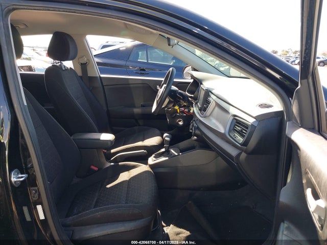 3KPA24AB1KE201390 KIA RIO S