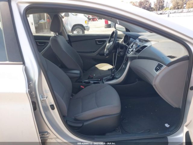5NPDH4AE1FH645859 Hyundai ELANTRA SE