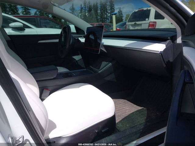 2021 TESLA MODEL 3 5YJ3E1EC2MF096681 Photo 4