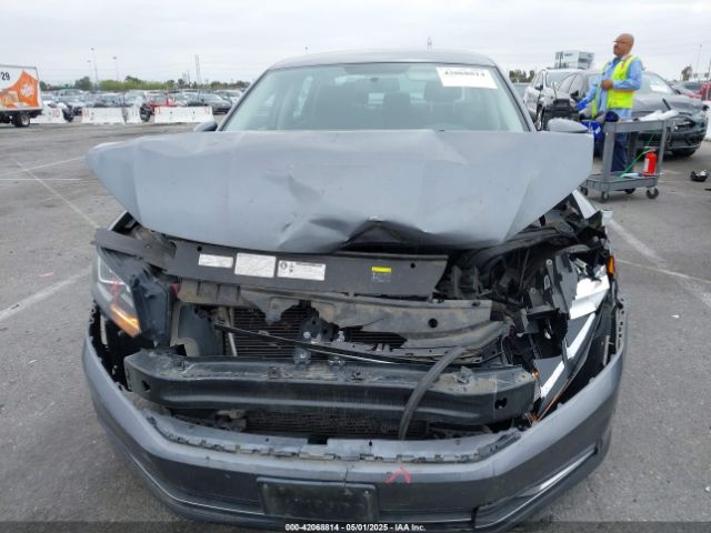 1VWAT7A34HC078186 Volkswagen Passat 1.8t S