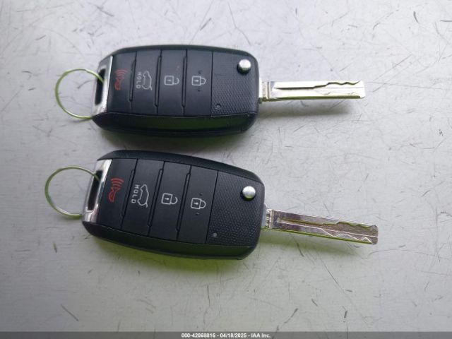 5XYKT4A64FG589597 KIA SORENTO LX