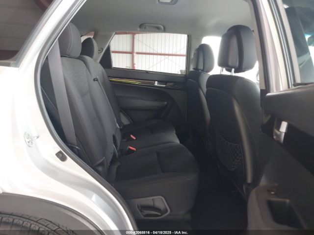 5XYKT4A64FG589597 KIA SORENTO LX