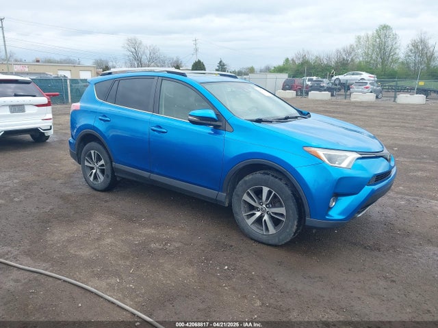 Toyota Rav4 Xle 2017 JTMRFREV4HJ123496 Image 1