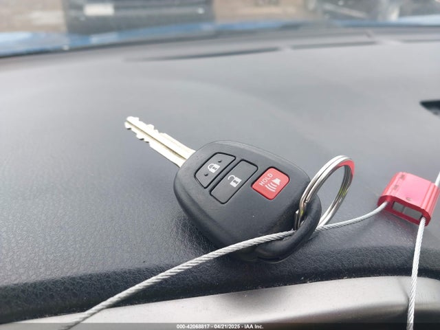 Toyota Rav4 Xle 2017 JTMRFREV4HJ123496 Image 11