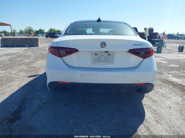 ZARFAECN9J7572470 Alfa Romeo Giulia Ti Sport Rwd