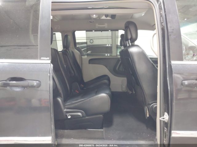 2C4RC1BG8ER300882 Chrysler Town & Country Touring