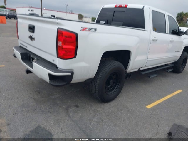 1GCUKRECXHF219494 Chevrolet Silverado 1500 2lt