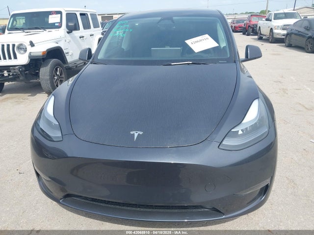2025 TESLA MODEL Y 7SAYGDEE1SA360909 Photo 9