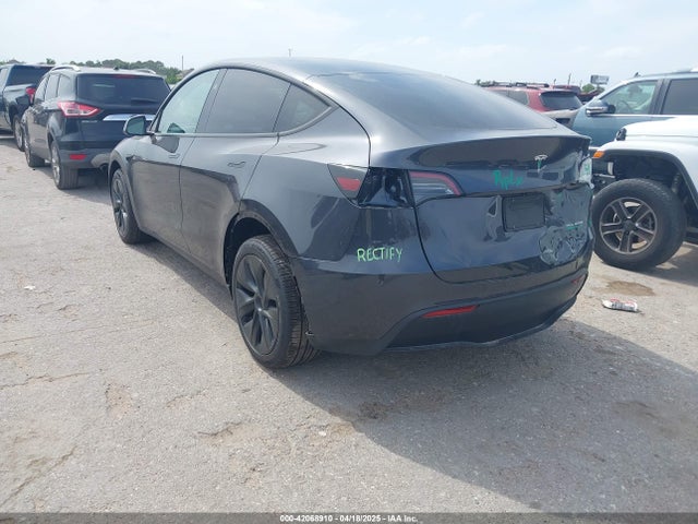 2025 TESLA MODEL Y 7SAYGDEE1SA360909 Photo 2