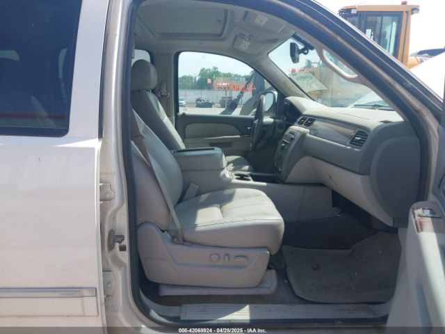 2013 GMC YUKON XL 1500 1GKS2KE71DR321815 Photo 4